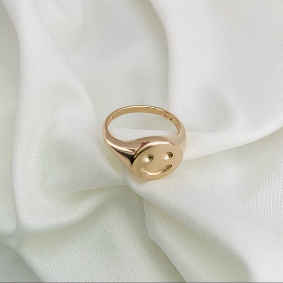 Smiley Face Ring - Picture 6 of 7
